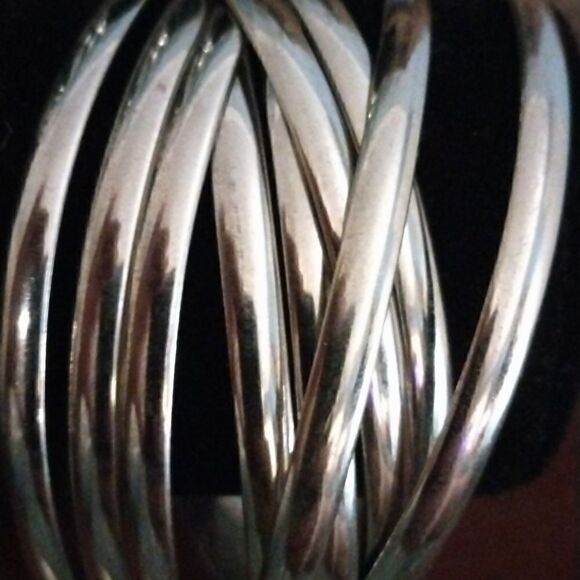 Infinity style Bangle Bracelet  - Picture 4 of 4